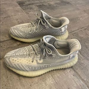 Yeezy 350 v2 static Non-Reflective